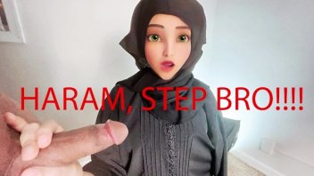 穆斯林色情漫畫： 女神阿拉伯色情頭巾，大姐重現漫畫角色 18打破常規 性感魚網襪。
